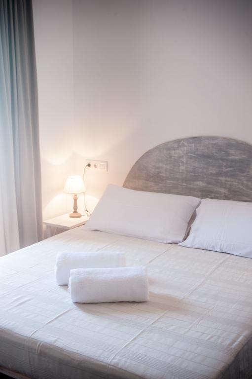 Hostal Bon Sol Сан Феран де сес Рокес Стая снимка