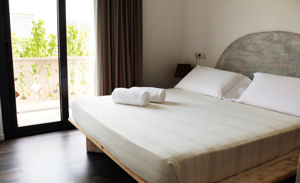 Hostal Bon Sol Сан Феран де сес Рокес Екстериор снимка